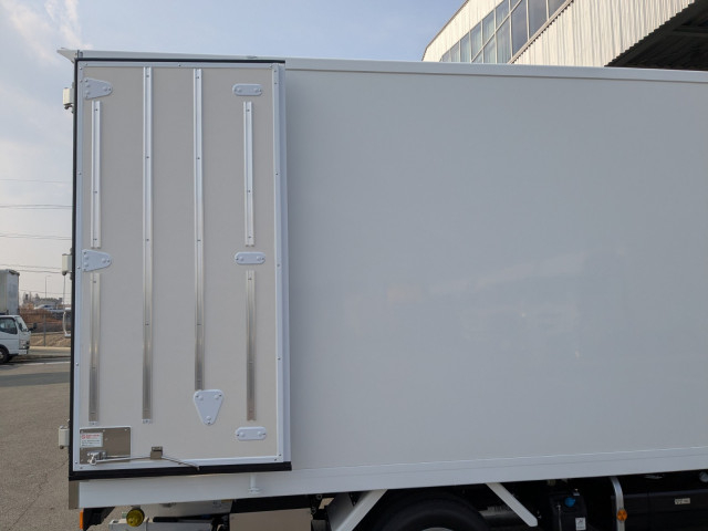 Mitsubishi Fuso canter Small Freezer box_body 2RG-FEB50(100094) 19枚目