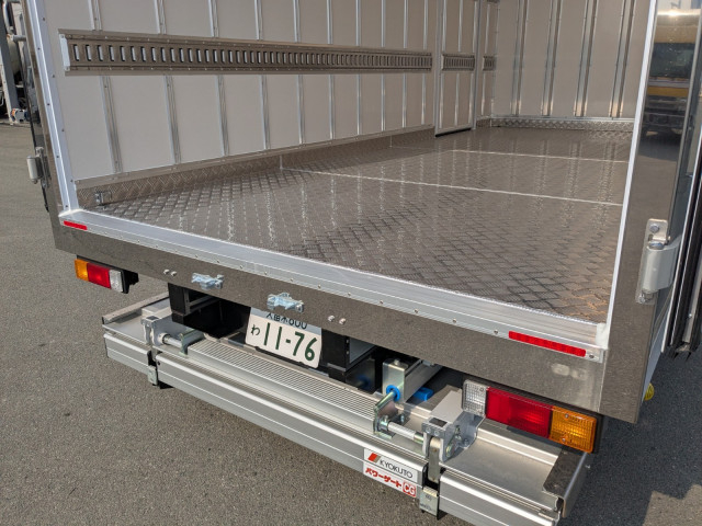 Mitsubishi Fuso canter Small Freezer box_body 2RG-FEB50(100094) 20枚目