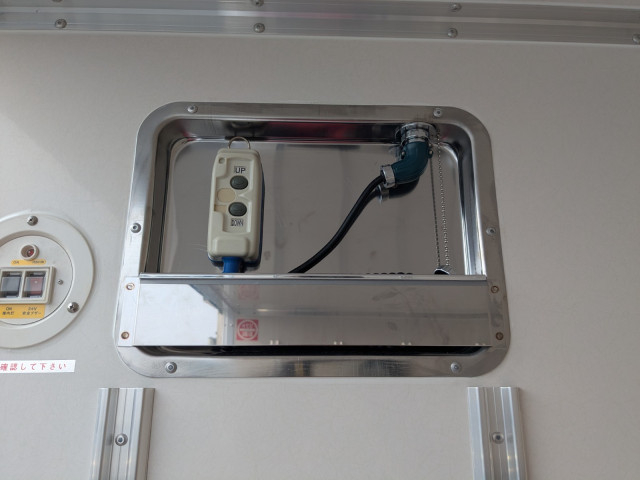 Mitsubishi Fuso canter Small Freezer box_body 2RG-FEB50(100094) 29枚目