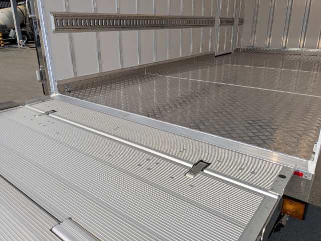 Mitsubishi Fuso canter Small Freezer box_body 2RG-FEB50(100094) 33枚目