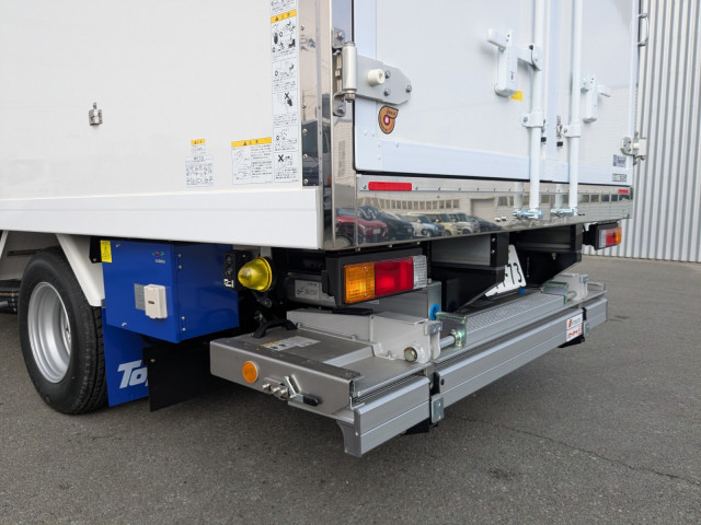 三菱ふそう キャンター 小型 冷蔵冷凍バン 2RG-FEB50(100097) 6枚目