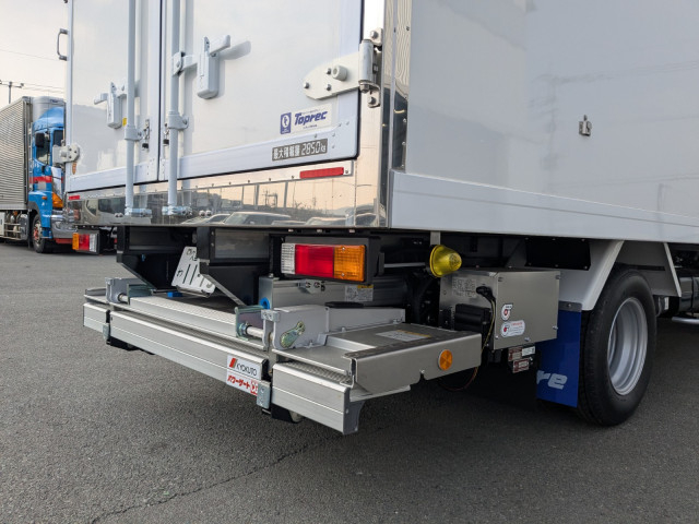 三菱ふそう キャンター 小型 冷蔵冷凍バン 2RG-FEB50(100097) 7枚目