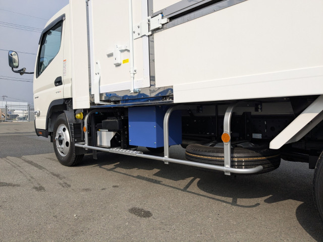 三菱ふそう キャンター 小型 冷蔵冷凍バン 2RG-FEB50(100097) 13枚目