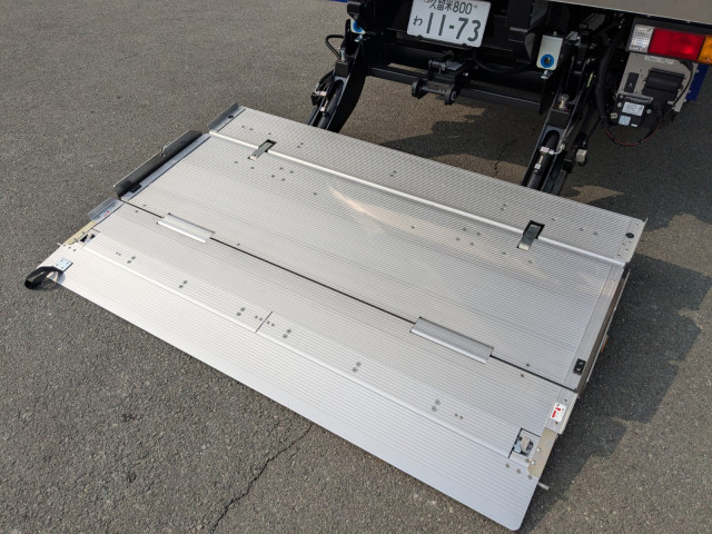 三菱ふそう キャンター 小型 冷蔵冷凍バン 2RG-FEB50(100097) 32枚目