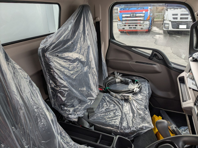 三菱ふそう キャンター 小型 冷蔵冷凍バン 2RG-FEB50(100097) 38枚目