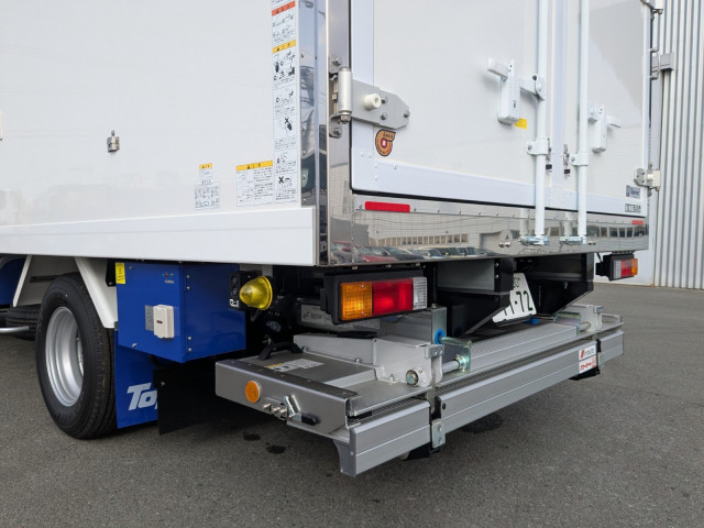 三菱ふそう キャンター 小型 冷蔵冷凍バン 2RG-FEB50(100099) 6枚目