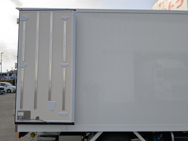 三菱ふそう キャンター 小型 冷蔵冷凍バン 2RG-FEB50(100099) 16枚目