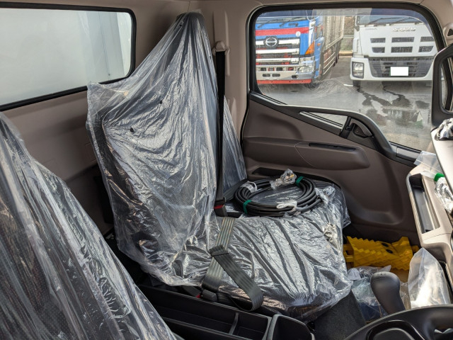 三菱ふそう キャンター 小型 冷蔵冷凍バン 2RG-FEB50(100099) 38枚目