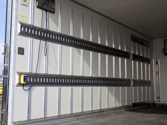 三菱ふそう キャンター 小型 冷蔵冷凍バン 2RG-FEB80(100106) 10枚目