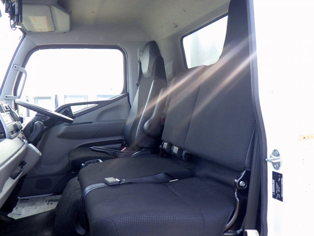 三菱ふそう キャンター 小型 冷蔵冷凍バン 2RG-FEB80(100106) 15枚目