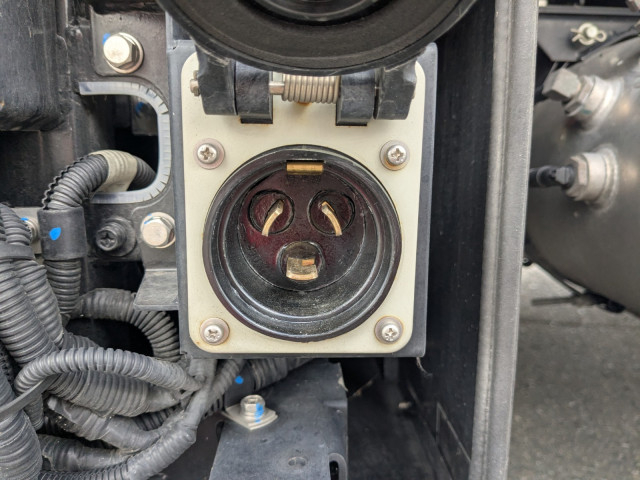 日野 プロフィア 大型 ウィング 2KG-FW1AHC(100108) 33枚目