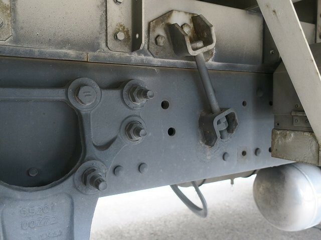 UDトラックス（日産） クオン 大型 ウィング LKG-CG5ZA(27446) 9枚目