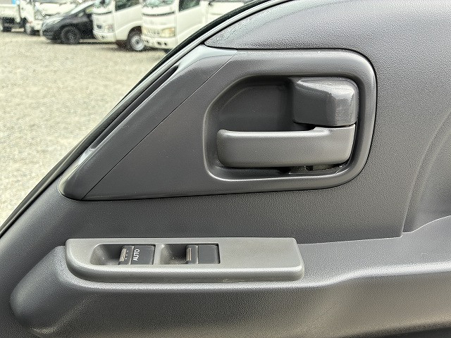 いすゞ エルフ 小型 平ボディ 2RG-NJR88A(100129) 40枚目