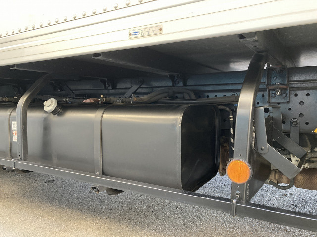 いすゞ エルフ 小型 バン 2RG-NLR88AN(100135) 10枚目