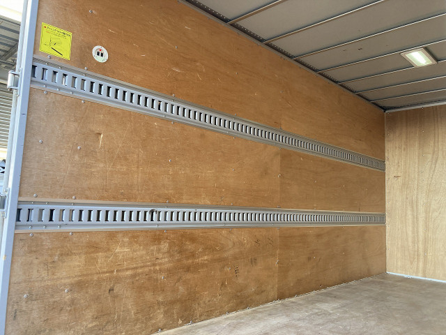 いすゞ エルフ 小型 バン 2RG-NLR88AN(100135) 20枚目