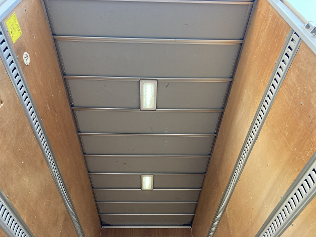 いすゞ エルフ 小型 バン 2RG-NLR88AN(100135) 23枚目