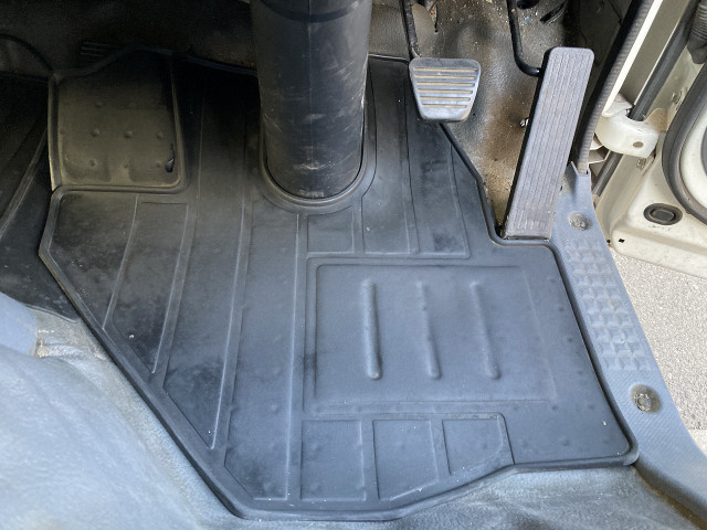 いすゞ エルフ 小型 バン 2RG-NLR88AN(100135) 37枚目