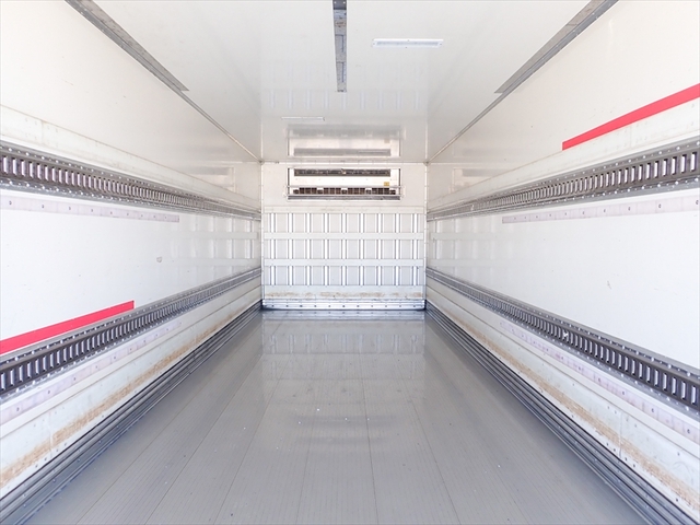 いすゞ フォワード 増トン 冷蔵冷凍バン 2PG-FTR90V2(100142) 8枚目