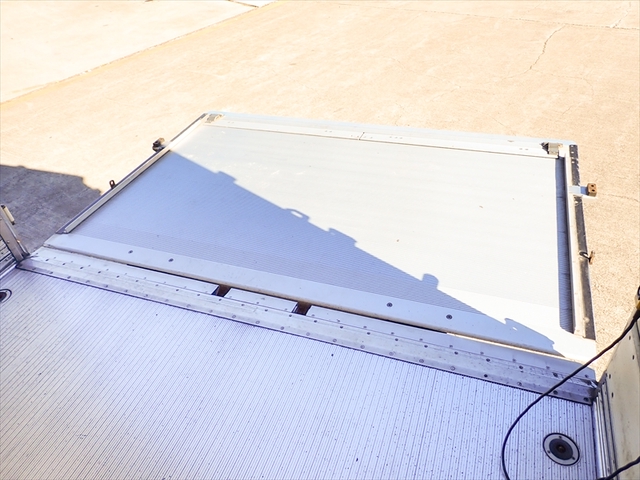 いすゞ フォワード 増トン 冷蔵冷凍バン 2PG-FTR90V2(100142) 11枚目