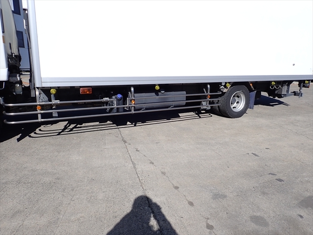 いすゞ フォワード 増トン 冷蔵冷凍バン 2PG-FTR90V2(100142) 19枚目