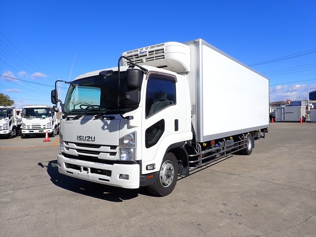 いすゞ フォワード 増トン 冷蔵冷凍バン 2PG-FTR90V2(100142) 1枚目