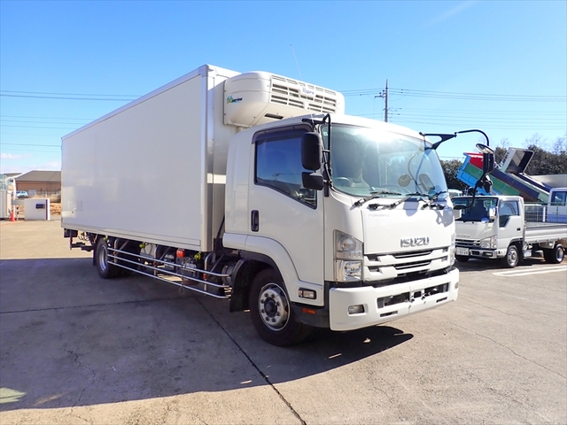 いすゞ フォワード 増トン 冷蔵冷凍バン 2PG-FTR90V2(100142) 3枚目