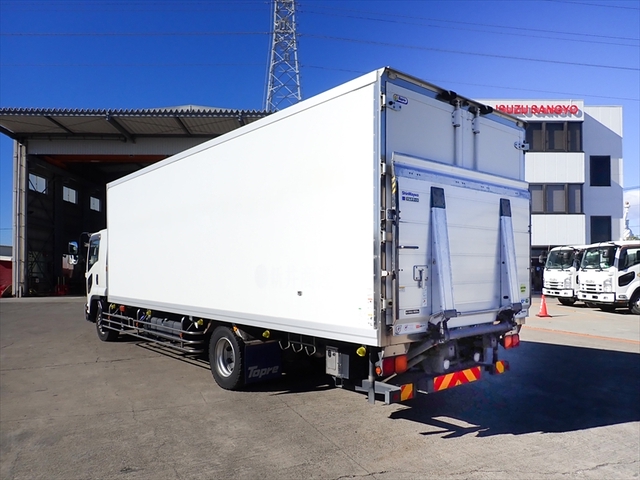 いすゞ フォワード 増トン 冷蔵冷凍バン 2PG-FTR90V2(100142) 4枚目