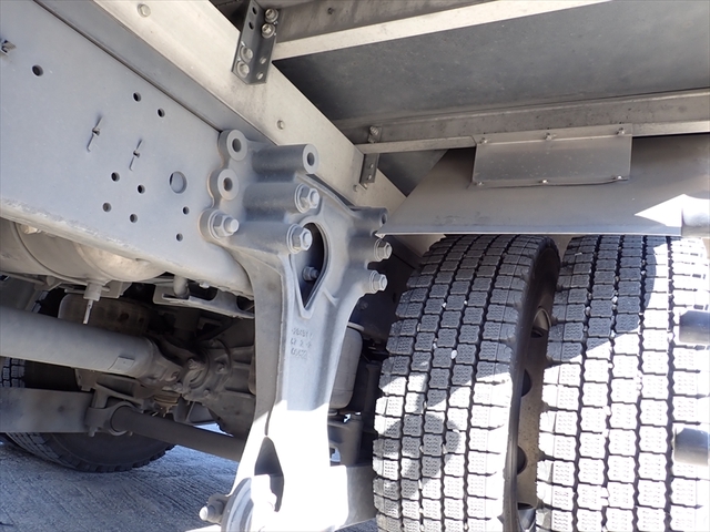 いすゞ フォワード 増トン 冷蔵冷凍バン 2PG-FTR90V2(100142) 24枚目