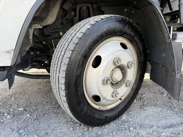 いすゞ エルフ 小型 バン TRG-NLR85N(100223) 34枚目