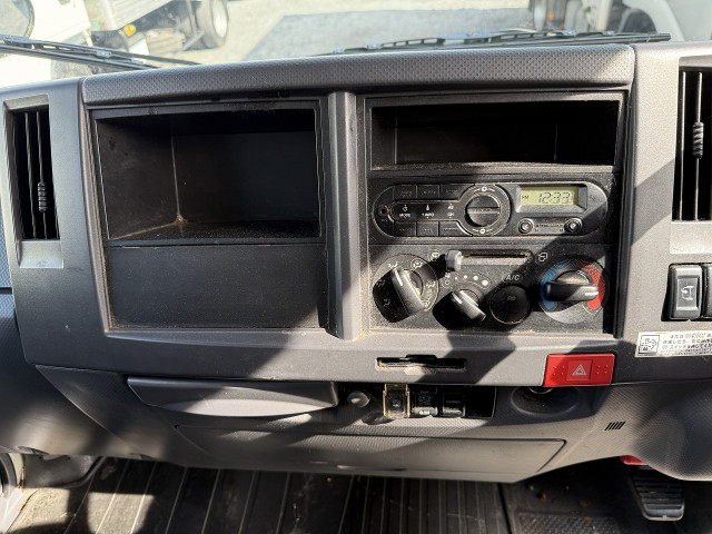 いすゞ エルフ 小型 バン TRG-NLR85N(100223) 42枚目