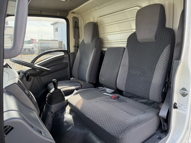 いすゞ エルフ 小型 バン TRG-NLR85N(100223) 46枚目