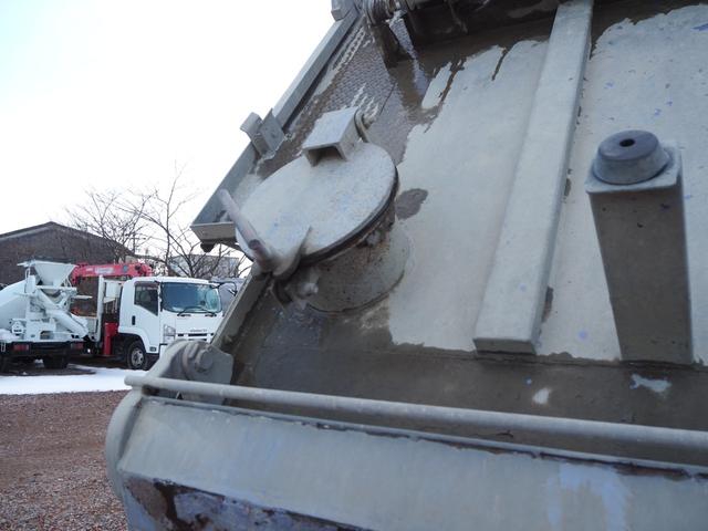 UDトラックス（日産） クオン 大型 土砂ダンプ *********(100229) 13枚目