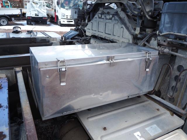 UDトラックス（日産） クオン 大型 土砂ダンプ *********(100229) 31枚目