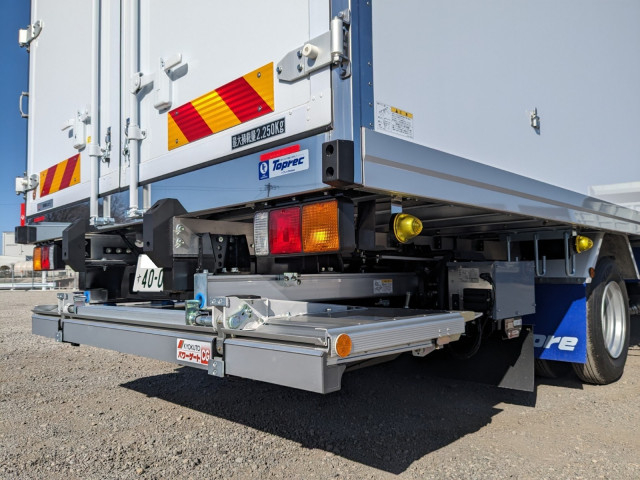 三菱ふそう ファイター 中型 冷蔵冷凍バン 2KG-FK65F(100231) 7枚目