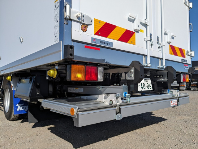 三菱ふそう ファイター 中型 冷蔵冷凍バン 2KG-FK65F(100231) 8枚目