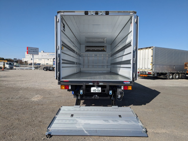 三菱ふそう ファイター 中型 冷蔵冷凍バン 2KG-FK65F(100231) 9枚目