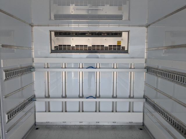 三菱ふそう ファイター 中型 冷蔵冷凍バン 2KG-FK65F(100231) 18枚目