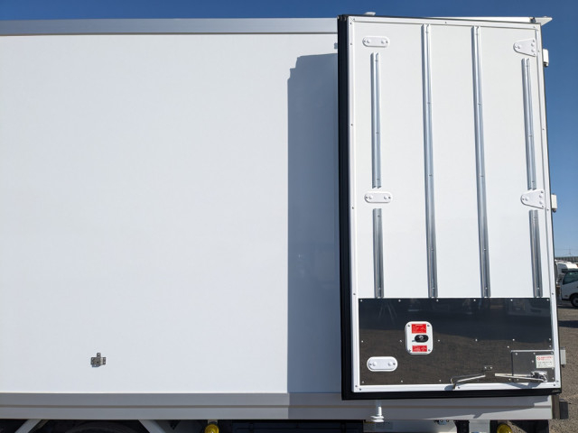 三菱ふそう ファイター 中型 冷蔵冷凍バン 2KG-FK65F(100231) 23枚目