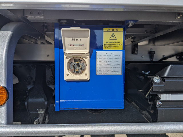 三菱ふそう ファイター 中型 冷蔵冷凍バン 2KG-FK65F(100231) 38枚目