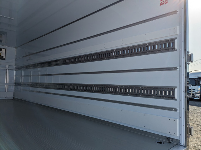 三菱ふそう ファイター 中型 冷蔵冷凍バン 2KG-FK65F(100232) 20枚目