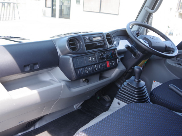 Hino dutro Small Double cab 2KG-XZU605(100233) 18枚目