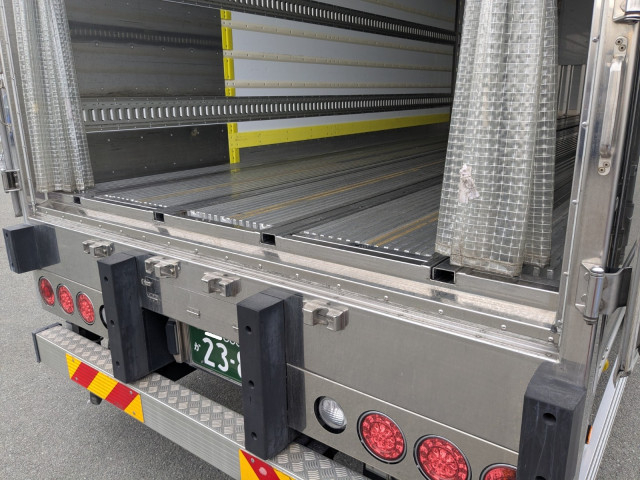 日野 プロフィア 大型 冷蔵冷凍バン 2DG-FR1AHB(100237) 21枚目