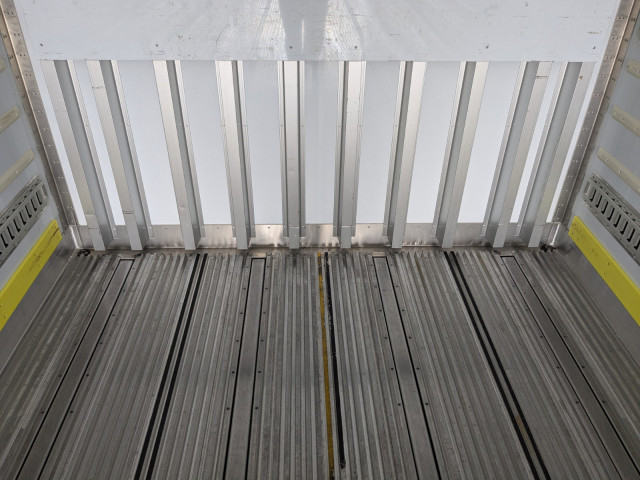 日野 プロフィア 大型 冷蔵冷凍バン 2DG-FR1AHB(100237) 25枚目