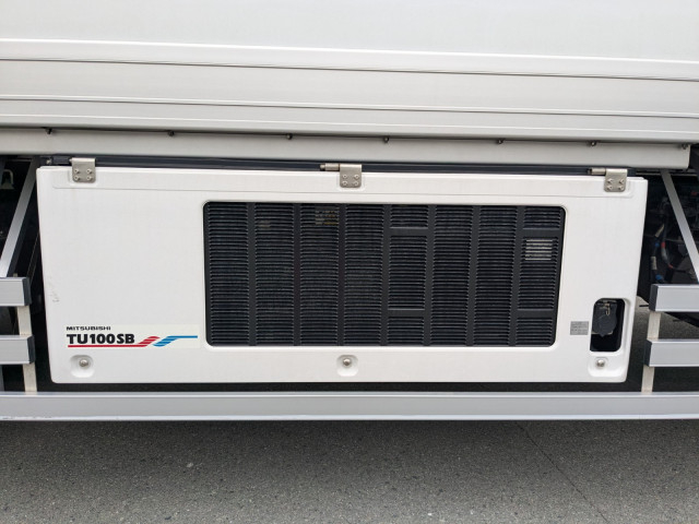 日野 プロフィア 大型 冷蔵冷凍バン 2DG-FR1AHB(100237) 32枚目