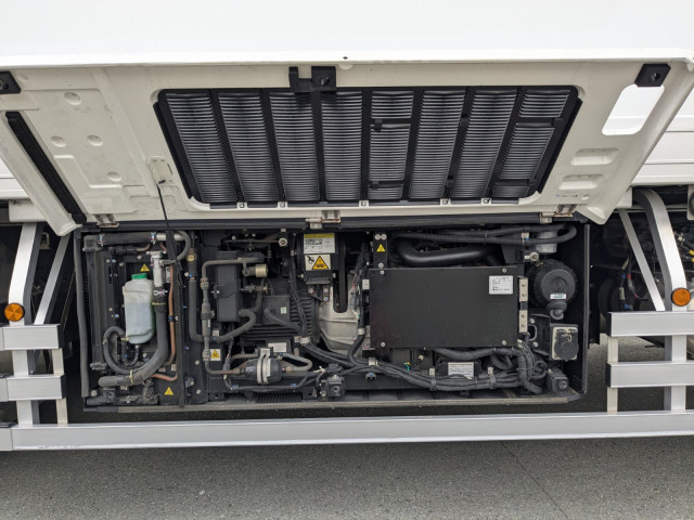 日野 プロフィア 大型 冷蔵冷凍バン 2DG-FR1AHB(100237) 33枚目
