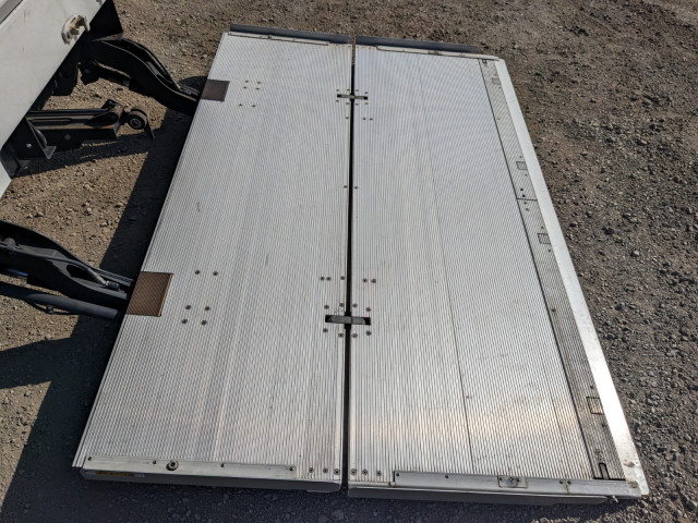 日野 レンジャー 中型 ウィング 2KG-FD2ABG(100242) 10枚目