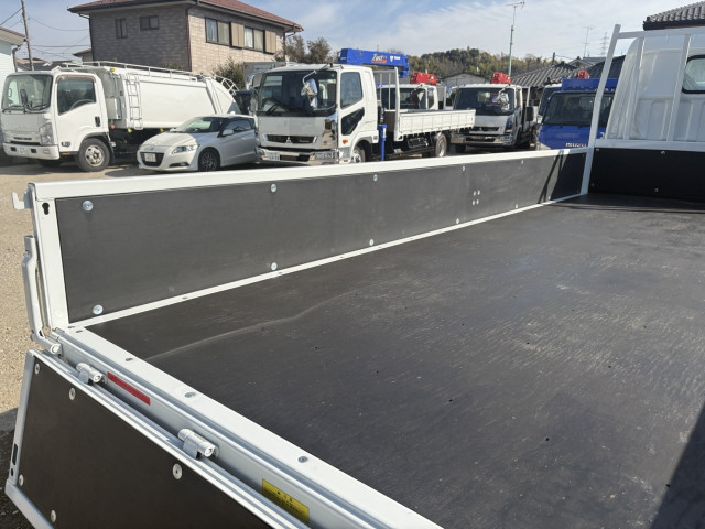 Mitsubishi Fuso canter Small Flat body 2RG-FEAV0(100247) 10枚目