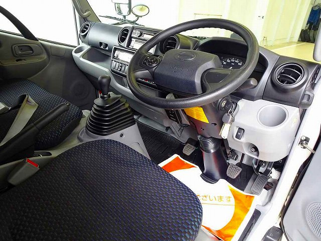 日野 デュトロ 小型 冷蔵冷凍バン 2KG-XZU605M(100248) 5枚目