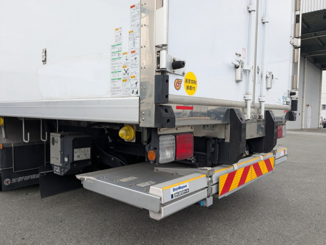 いすゞ フォワード 増トン 冷蔵冷凍バン 2PG-FTR90V4(100249) 6枚目