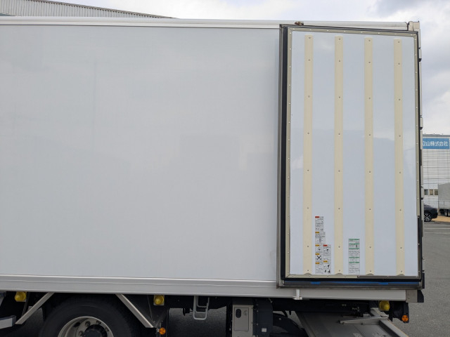 いすゞ フォワード 増トン 冷蔵冷凍バン 2PG-FTR90V4(100249) 10枚目